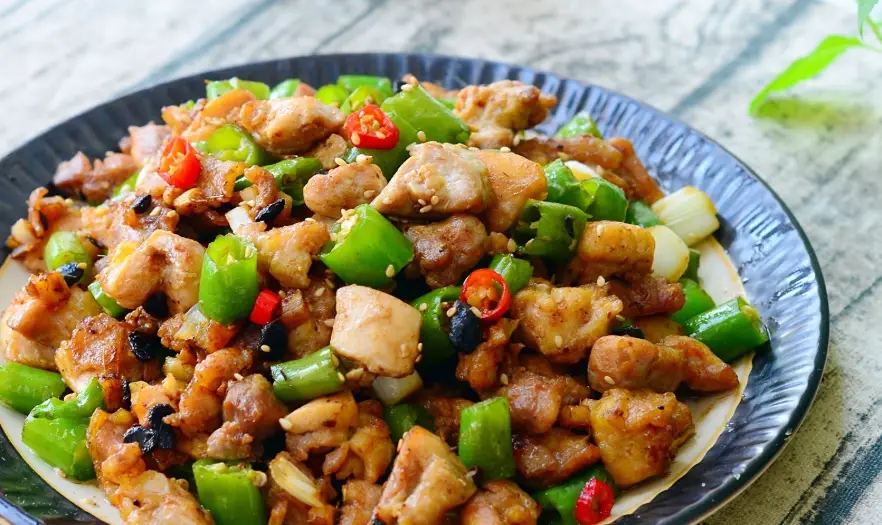 下飯雞腿肉料理秘訣大公開!10道家常做法讓餐桌秒變餐廳級 下飯雞腿肉料理秘訣大公開!10道家常做法讓餐桌秒變餐廳級